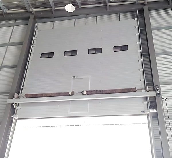 岳普湖工业滑升门