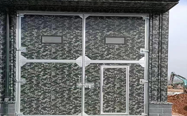 岳普湖工业平开门