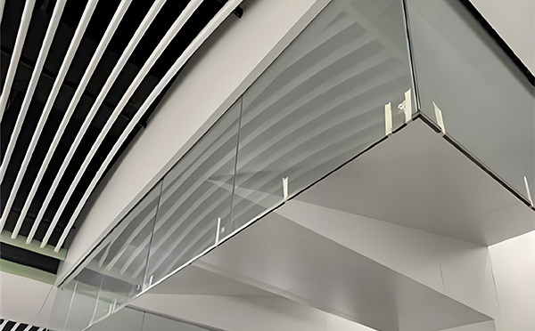 岳普湖玻璃挡烟垂壁