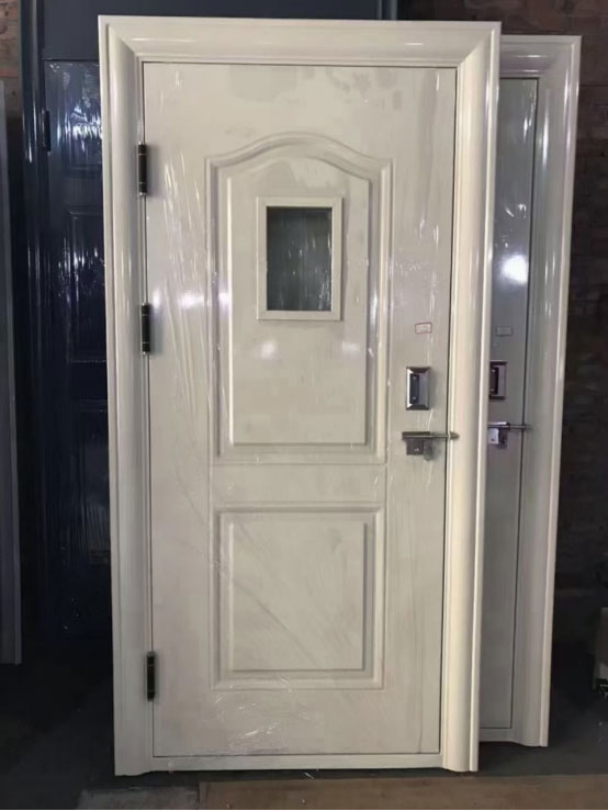 岳普湖学校教室门 岳普湖学校教室门