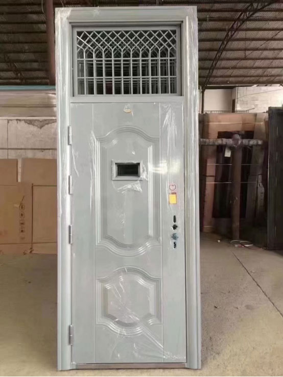 岳普湖学校教室门