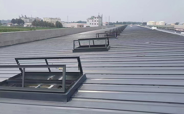 某中学室内体育馆岳普湖排烟窗改造项目