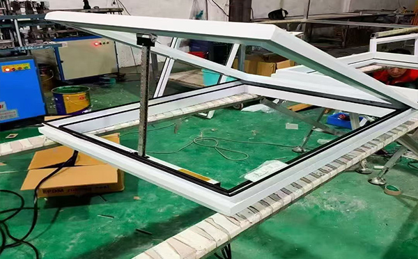 某地下车库出入口岳普湖排烟窗配置工程