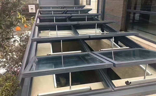 某轨道交通车辆维修车间岳普湖排烟窗应用