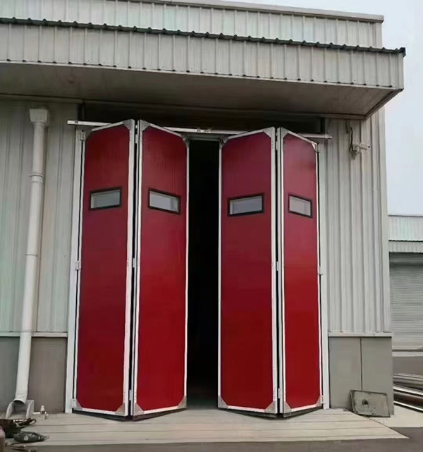 岳普湖工业折叠门在大型装配车间出入口的应用实例