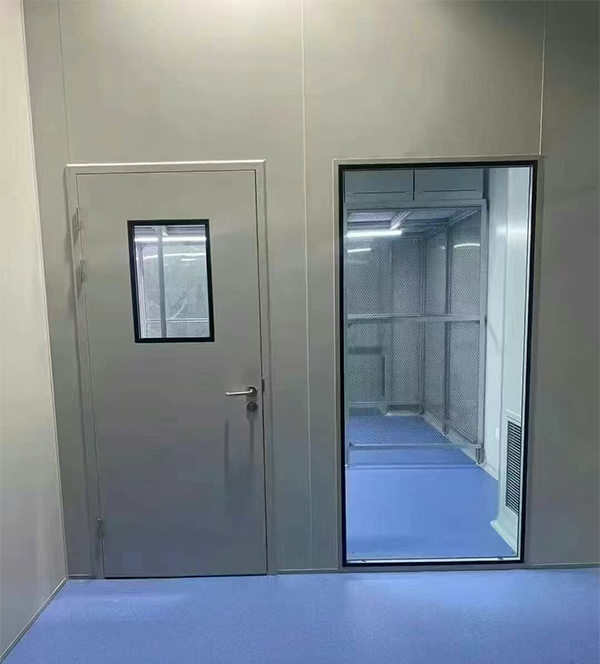 学校教学楼完成岳普湖防火门标准化安装